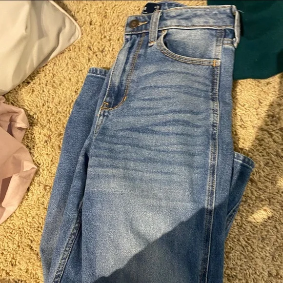 Hollister mom jeans - Picture 4 of 4